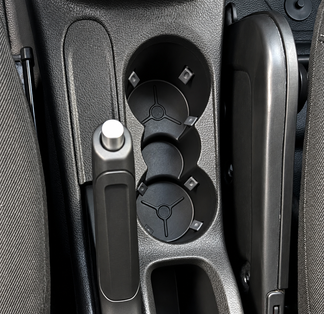Frein à main et console centrale après nettoyage, Ford Transit